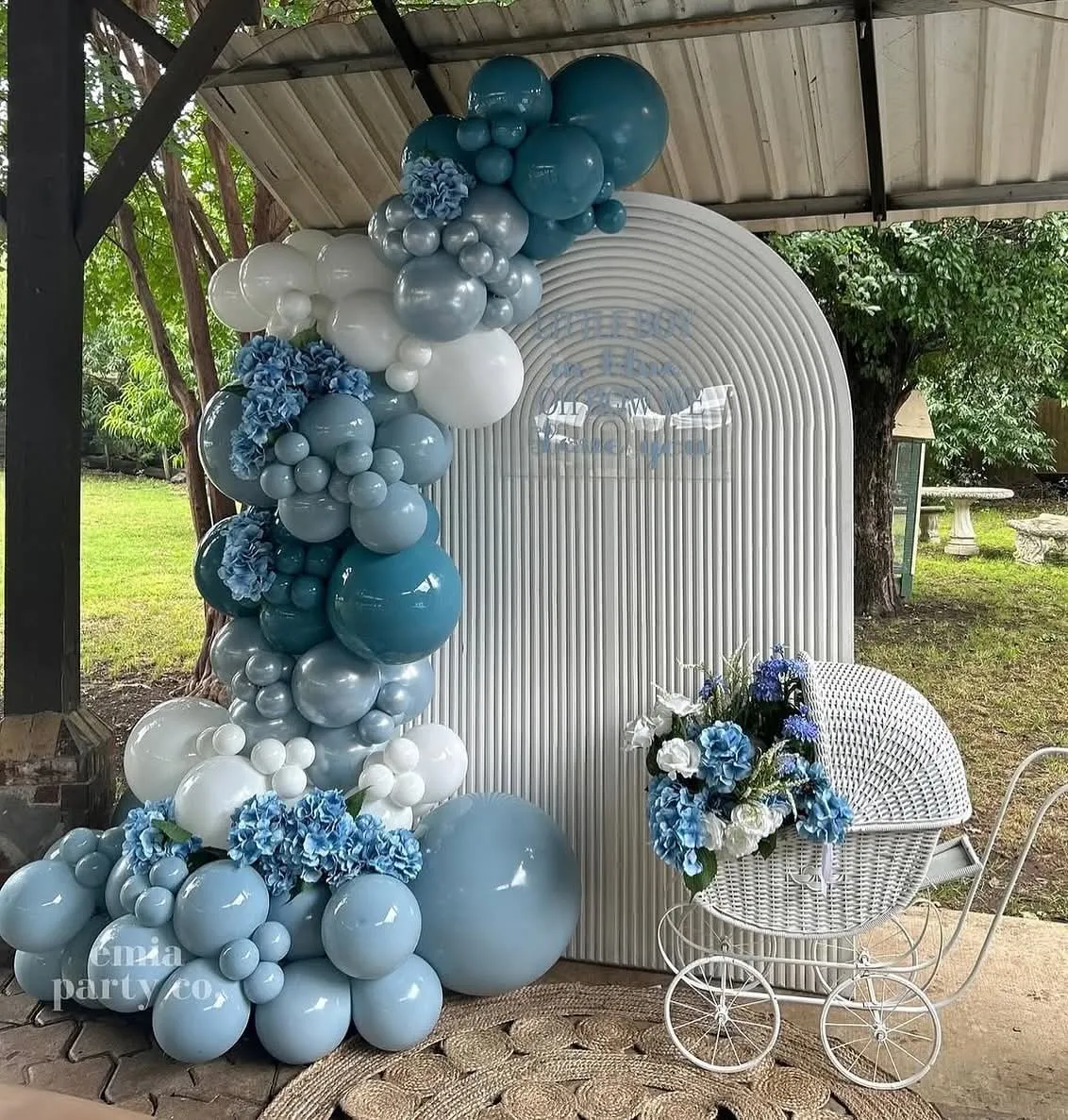 Balloon decoration